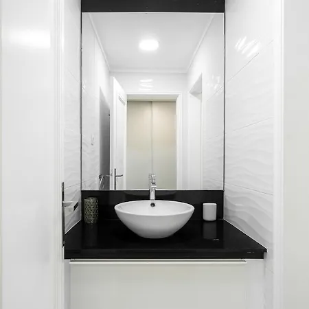 Whome 1-bedroom Loft Perfect To Explore Διαμέρισμα
